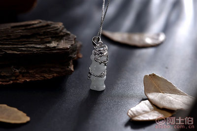 925銀·高浮雕繞柱翡翠項鏈｜“莆田系”匠心塑時尚佳品，光澤蛻變讓你更酷媚有品位